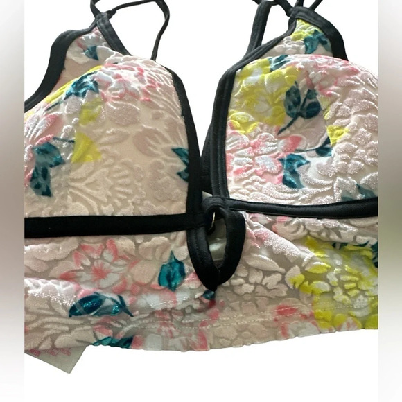 Victoria Secret PINK Small Velvet Floral Bralett Bra - Picture 3 of 8